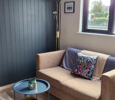 Roscoe Apartment | Atlantic Way Urban Escape