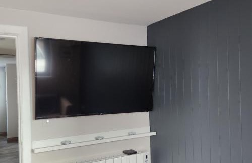 Roscoe Apartment | Atlantic Way Urban Escape