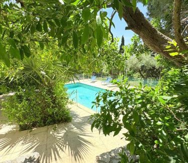 Sete Villa | Elegant Villa Saint-Clair with Pool and Ocean Views