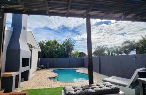 Amatola Coastal House | Atlantis Haven - Oceanfront Escape at Sunrise-On-Sea