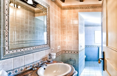 Castel Gandolfo House | Highly Rated Atlantis Inn Castelgandolfo with Family-Friendly Amenities