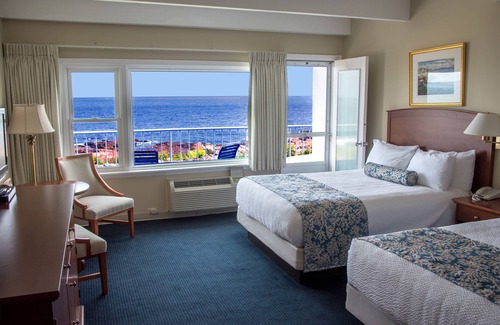 Gloucester Hotel | Atlantis Oceanfront Inn: Family-Friendly Getaway with Pool