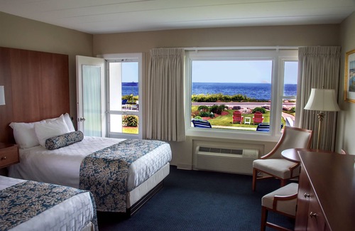 Gloucester Hotel | Atlantis Oceanfront Inn: Family-Friendly Getaway with Pool
