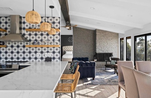 Volente House | Relax at Atlantis on Lake Travis: Pool, Hot Tub & Dock