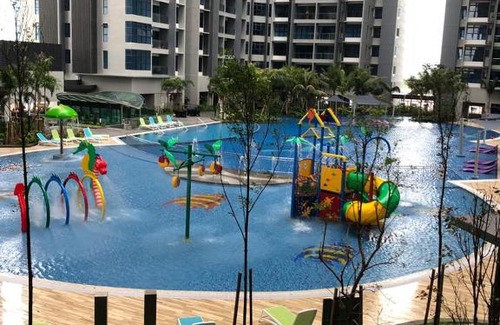 Taman Kota Laksamana House | Relaxing Atlantis Residence with Pool and Family Amenities