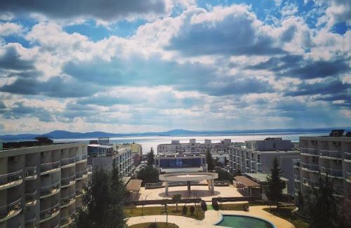 Sarafovo Apartment | Seaside Escape at Atlantis Resort with Ocean View & Spa