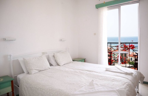 Agios Konstantinos Bed & Breakfast | Atlantis Rooms