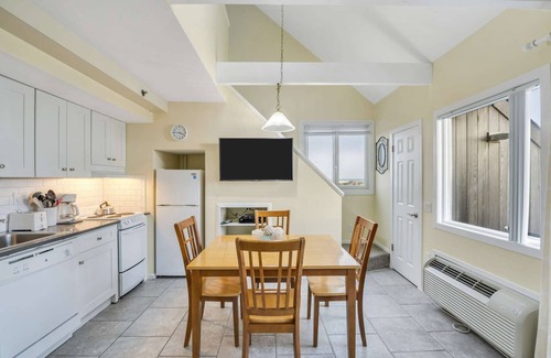 Napeague Apartment | Atlas Beachside Retreat with Pool and Ocean Views