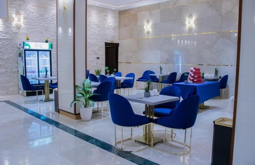 Abī al Khaşīb Hotel | Discover Atlas Hotel Basra: 4-Star Stay with Breakfast