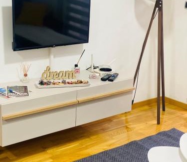 Ilidza Apartment | Family-Friendly EtnA Bulevar with Free Private Parking