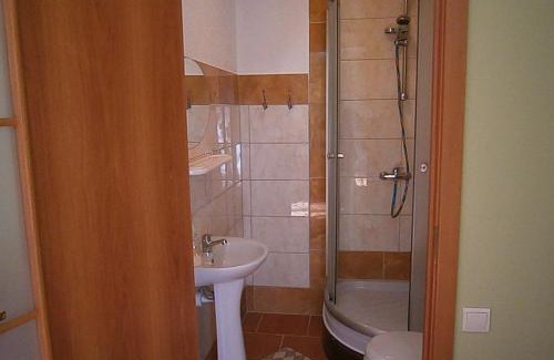 Bernati House | Pet-Friendly Atmatas with Ocean Front Views and Hot Tub