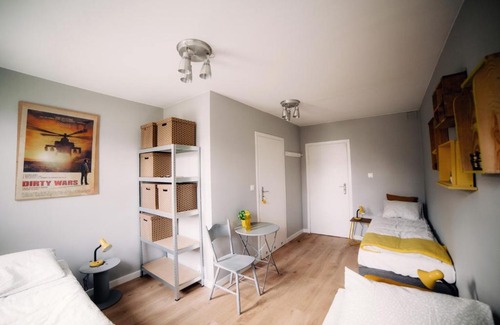 Zyrardow House | Family-Friendly Atmosfera: A Budget Getaway Awaits