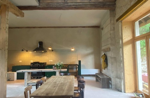 Saint-Jean-de-Maurienne House | Atmospheric gite, a place where nature, adventure and peace come together.