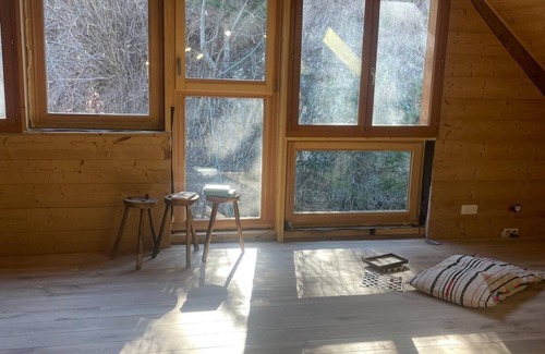 Saint-Jean-de-Maurienne House | Atmospheric gite, a place where nature, adventure and peace come together.