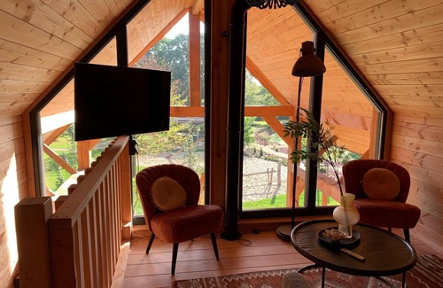 Uden House | Inviting Lodge Retreat with Spa and Family-Friendly Amenities