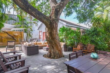 Historic Seaport Apartment | Pet-Friendly Atocha Cottage with Pool & Family Amenities