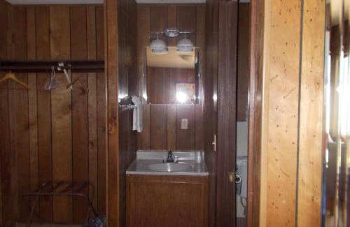 Beatty Hotel | Pet-Friendly Stay at Atomic Inn Beatty Near Death Valley