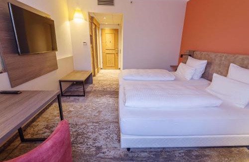 Schwaig Hotel | Elegant Atomis Hotel Munich Airport with Pet-Friendly Perks