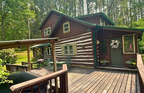 Gnaw Bone Cabin | Inviting Pine Hill Cabin: Pet-Friendly Retreat in Brown County
