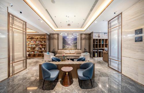 Chengdu City Centre Hotel | Convenient Atour Hotel Chengdu Near Tianfu Square Subway