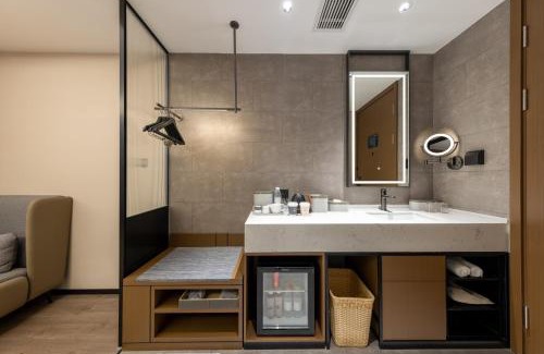 East Huanshi Road Hotel | Atour Hotel Guangzhou Yuexiu Taojin Subway Station