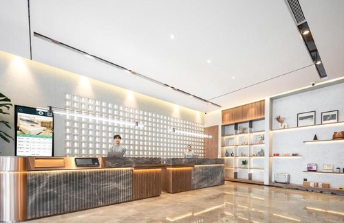 Luqiao District Hotel | Explore Atour Hotel Luqiao Taizhou: Family-Friendly Retreat
