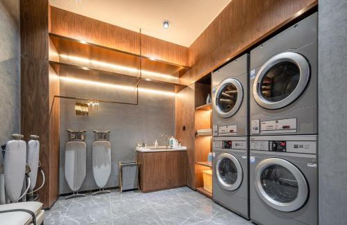 Luqiao District Hotel | Explore Atour Hotel Luqiao Taizhou: Family-Friendly Retreat