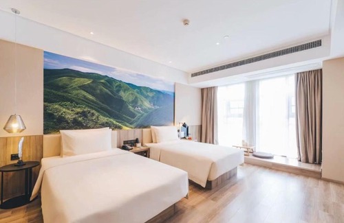 Jieyang Hotel | Convenient Stay at Atour Hotel, Puning High Speed Railway