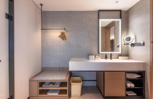 Kengzi Hotel | Atour Hotel Shenzhen Pingshan Kengzi Metro Station