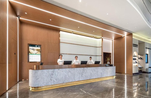 Linhai Hotel | Discover Atour Hotel Taizhou: Family-Friendly & Accessible