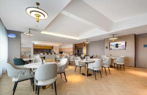 Linhai Hotel | Discover Atour Hotel Taizhou: Family-Friendly & Accessible