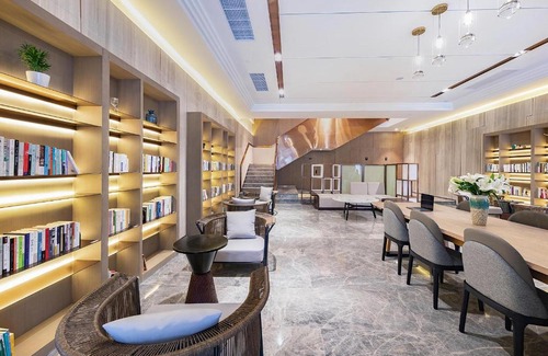 Qiao Kou Hotel | Discover Atour Hotel Wuhan International Plaza Near HUST