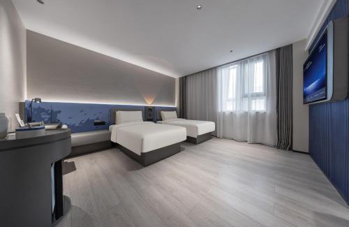 Longhua District Hotel | Atour Light Hotel Shenzhen North Railway Station Subway Station
