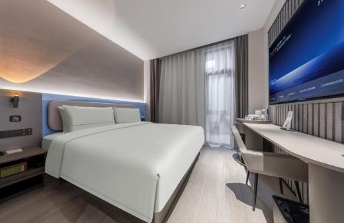 Longhua District Hotel | Atour Light Hotel Shenzhen North Railway Station Subway Station