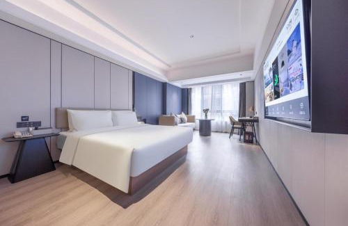 Luohu Hotel | Family-Friendly Atour X Hotel Shenzhen Luohu Baoneng Center