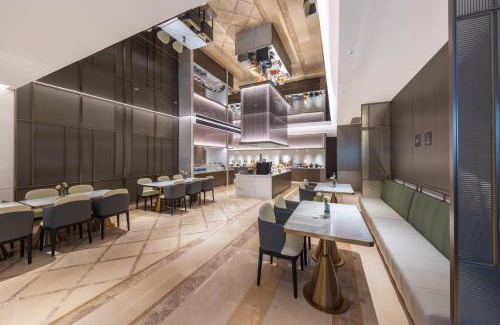 Luohu Hotel | Family-Friendly Atour X Hotel Shenzhen Luohu Baoneng Center