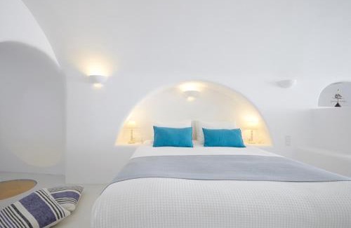 Oia Apartment | Experience Atrina Canava 1894: Oceanfront Paradise Awaits