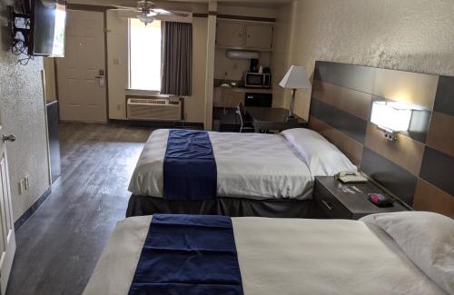 Fort Stockton Hotel | Inviting Atrium Inn: Pet-Friendly with Oceanfront Views