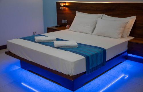 Boralesgamuwa House | Budget-Friendly Atrium Leisure with Family Amenities