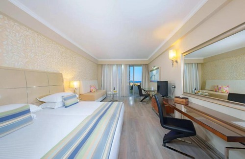 Petaloudes Hotel | Discover ATRIUM PLATINUM: A 5-Star Pet-Friendly Retreat