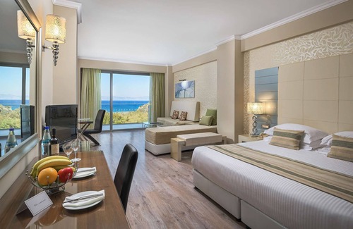 Petaloudes Resort | Indulge at Atrium Platinum Resort with Spa & Pool Access
