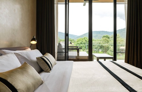 Mu Si Hotel | Experience Atta Lakeside Resort Suite: 5-Star Comfort & More