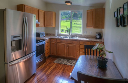 Kula Cottage | Ocean View Cottage - Top-Rated Bed & Breakfast Experience