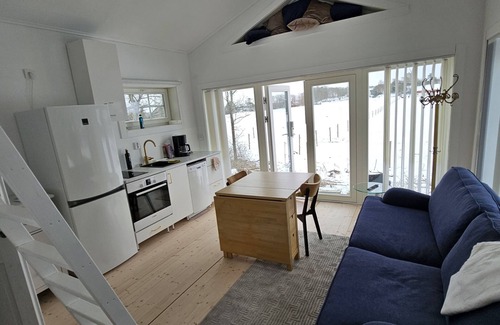 Varberg Municipality Cabin | Ocean View Retreat: Attefallshus Nära Havet Norra Näs