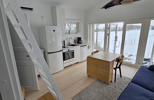 Varberg Municipality Cabin | Ocean View Retreat: Attefallshus Nära Havet Norra Näs