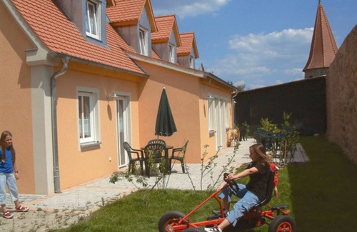 Merkendorf House | Attic apartment (2nd floor) at the Ferienhof an der Stadtmauer Merkendorf