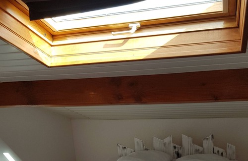 Salleles-d'Aude Apartment | Attic apartment near the Canal du Midi