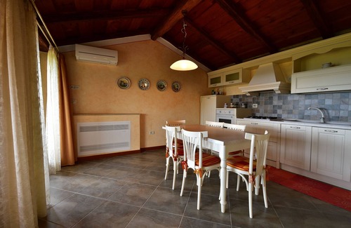 Vilanija Apartment | Elegant Red Apartment with Pool and Ocean View in Umag