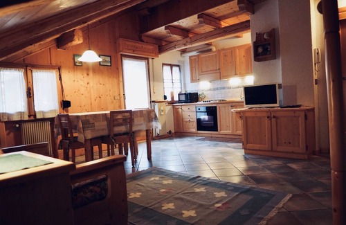 Granvilla Apartment | Cozy Attic Apartment in Sappada with Spa & Breakfast