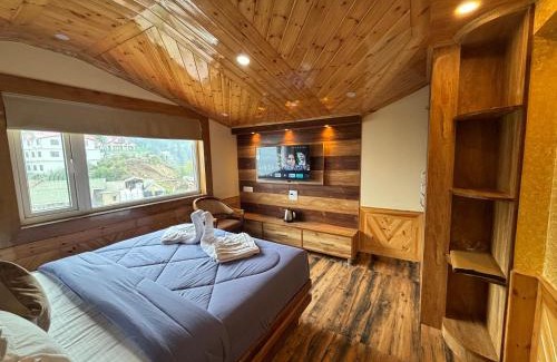 Theog Bed & Breakfast | Attic cozy retreat by high rise inn kufri